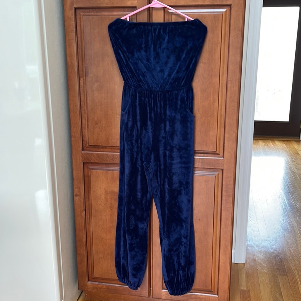 Beautiful Emory park strapless velour romper